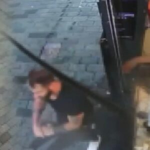 istanbulun gobegindeki gece kulubunde dehset kiskandigi kadini da sevgilisini de bicakladi k9eabgU2