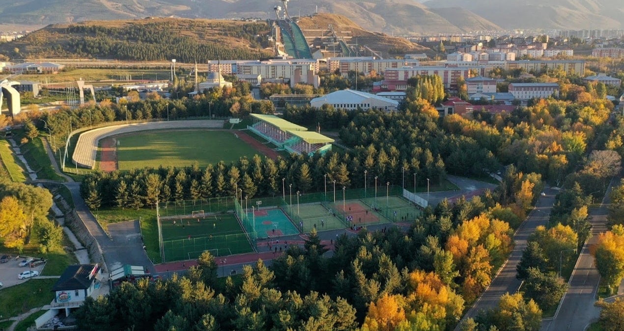 bitmeyen onarimlar suren israf erzurumun kayak kuleleri LImKHlvc