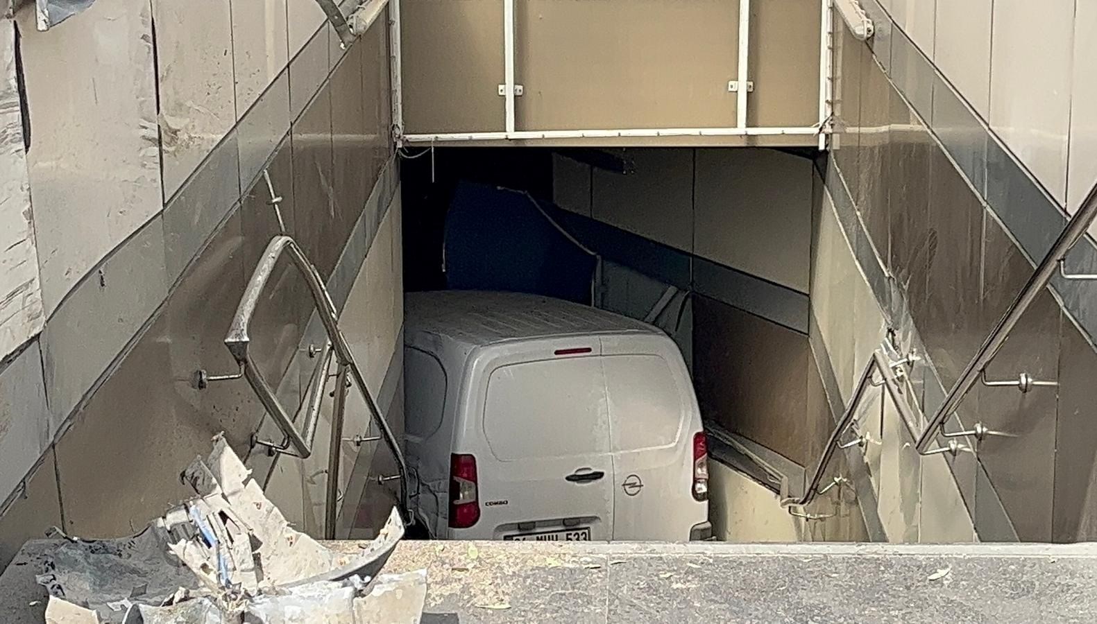 lastigi patladi alt gecide daldi VQmxdc1J