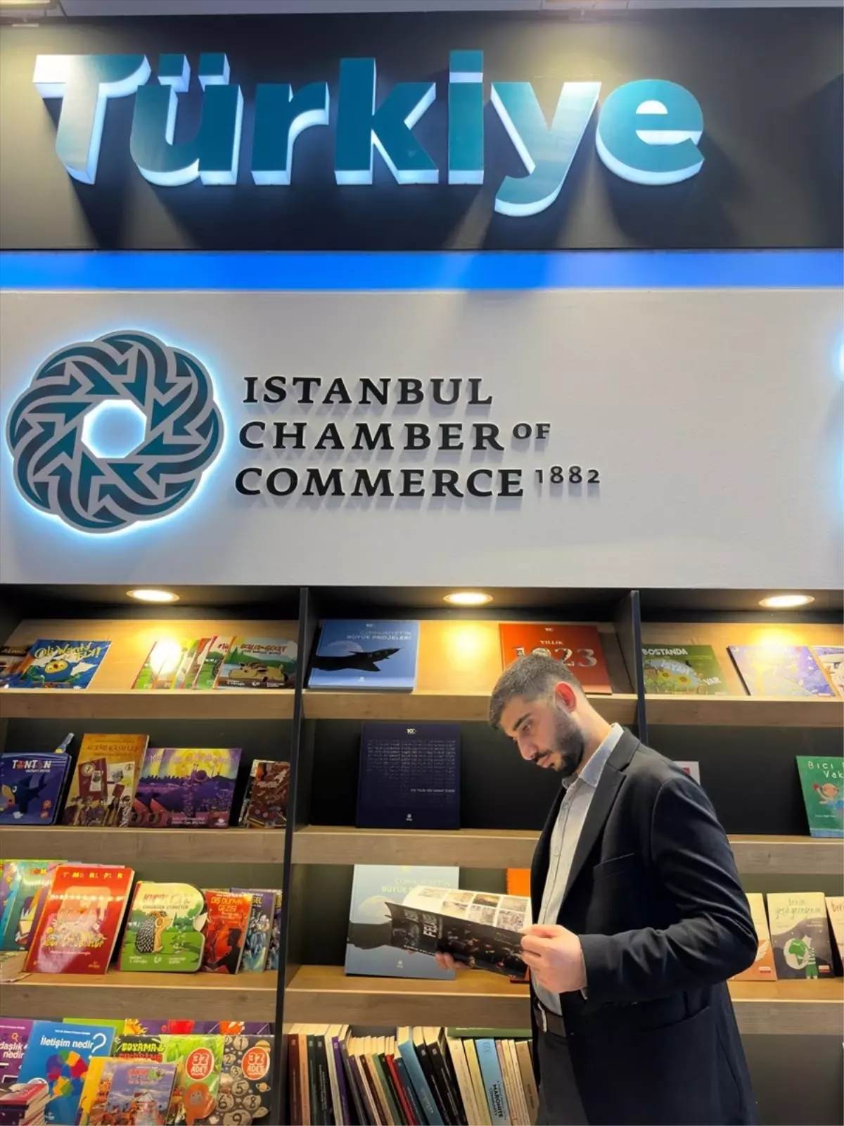 aa kitap 76 frankfurt kitap fuarinda turkiyeyi temsil etti YAxiESD8.jpg