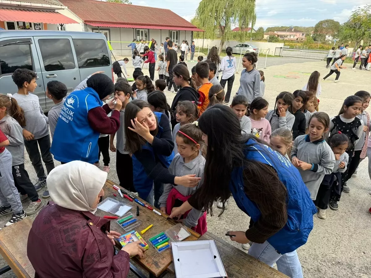 bafrada genclik merkezinden okul ziyareti ZlxCg83x.jpg