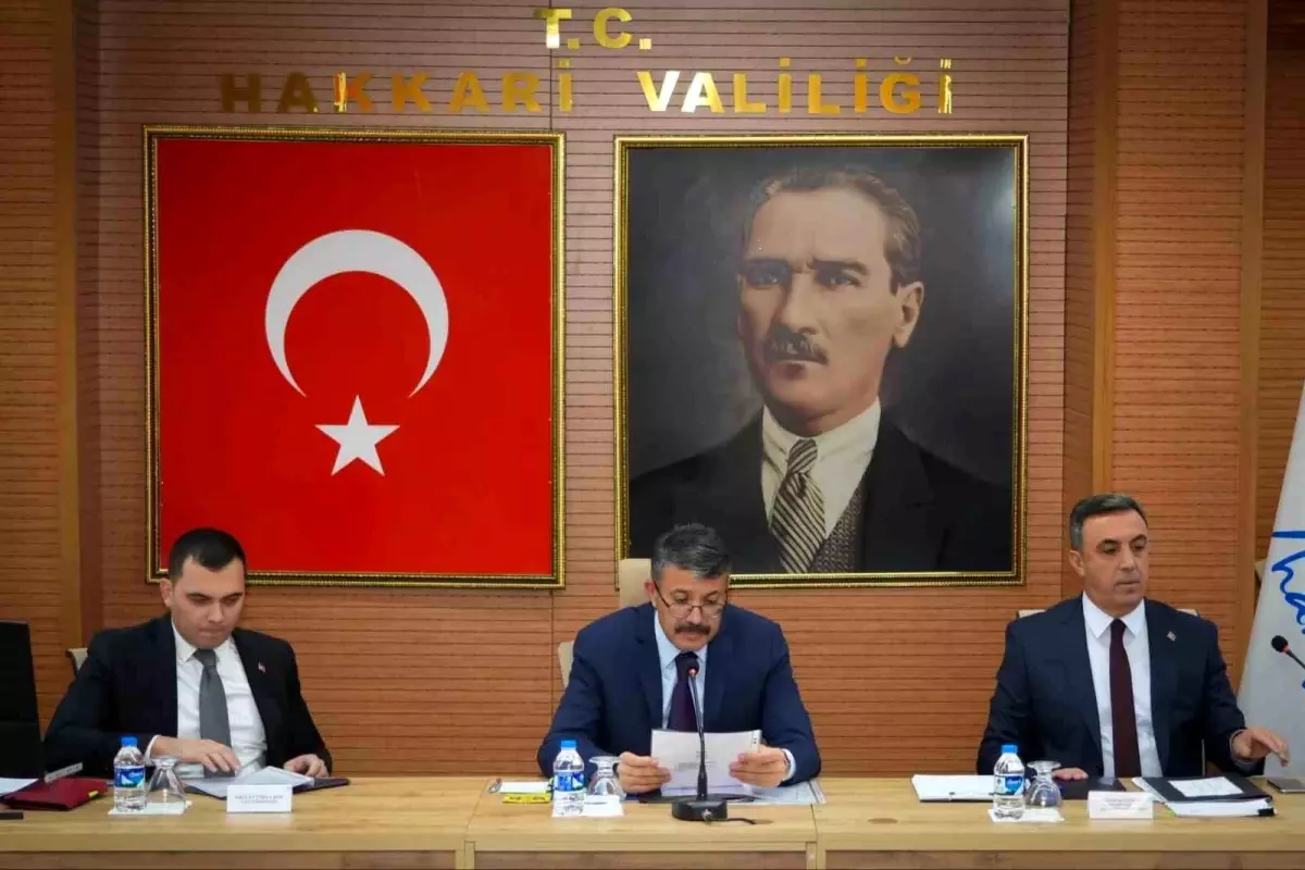 hakkaride 74 milyar tllik yatirimlar istisare edildi 7URiNEIa