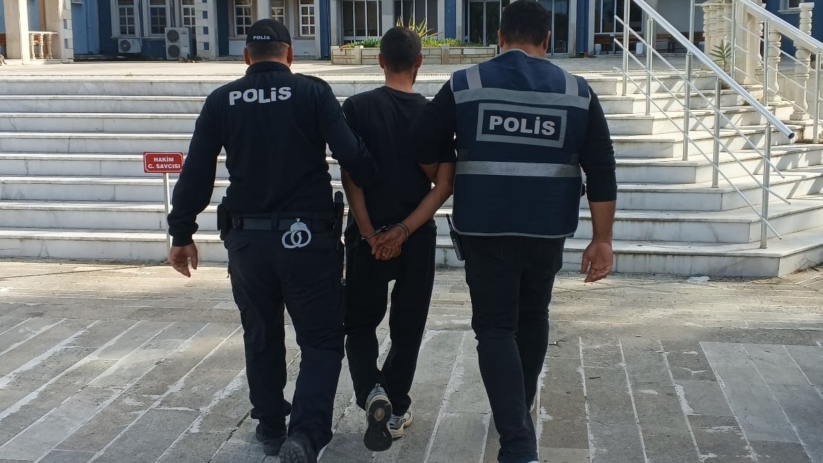 izmirde silahli gasp zanlilari yakalandi 1 kisi tutuklandi CmGF5WOP.jpg