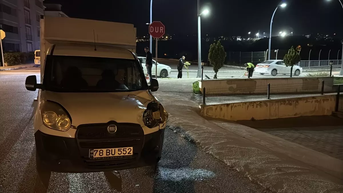 karabukte motosiklet kamyonet kazasi 8WYfakQD.jpg