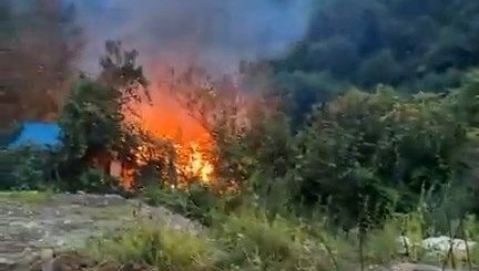 rizede dere kenarindaki baraka alev alev yandi MGTQ8ULn.jpg