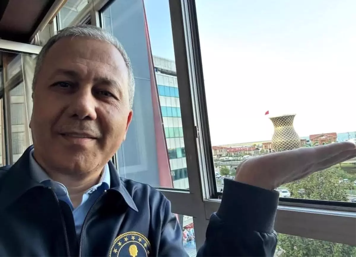 yerlikaya da akima uydu dev bardakla poz verdi 5ECudEQi.jpg