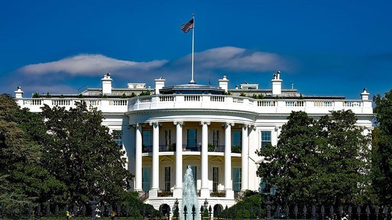 beyaz saray abd baskani trump pazartesi gunu suriye cumhurbaskani sara ile gorusecek gcKREDUI.jpg