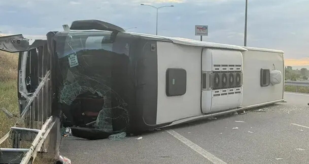 İstanbul-İzmir Otoyolu’nda Otobüs Devrildi: 36 Kişi Yaralandı