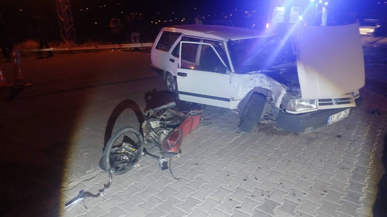 Niğde’de Otomobil ve Motosiklet Çarpıştı: 1 Kişi Hayatını Kaybetti, 1 Kişi Yaralandı