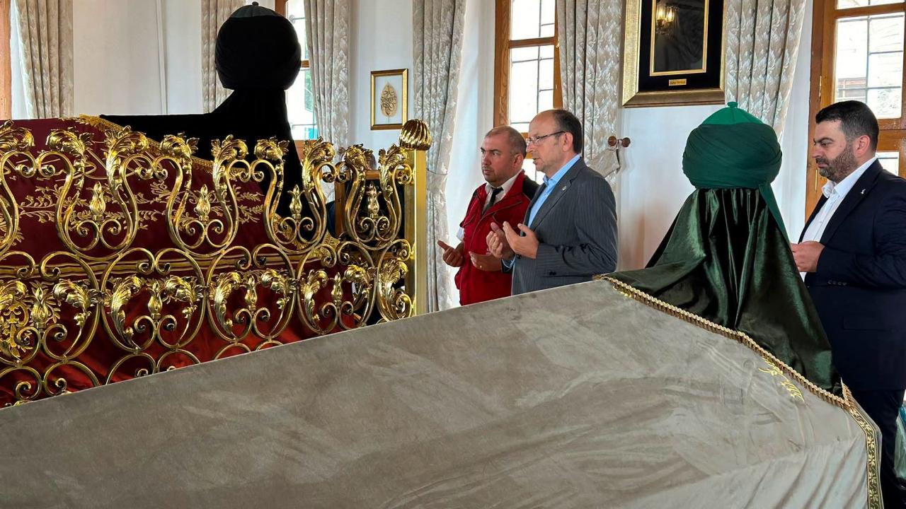 Bursa’nın manevi şahsiyetlerinden Üftâde Hazretleri kabri başında yad edildi Haber gorseli