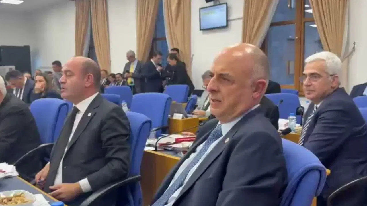 Meclis’te fon soruşturması üzerine tartışmalar: ‘Kimi tutukladınız? Bakan’a ne oldu?’